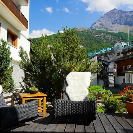 شقة Haus Sibylle: Central, 3 Bedroom, Self-contained Saas Fee