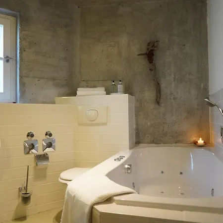 Haus Sibylle: Central, 3 Bedroom, Self-contained Apartment *