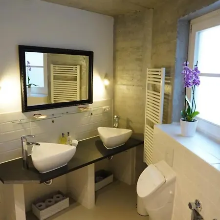 Haus Sibylle: Central, 3 Bedroom, Self-contained Apartment *