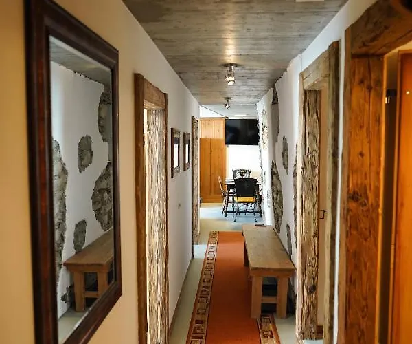 Daire Haus Sibylle: Central, 3 Bedroom, Self-contained *